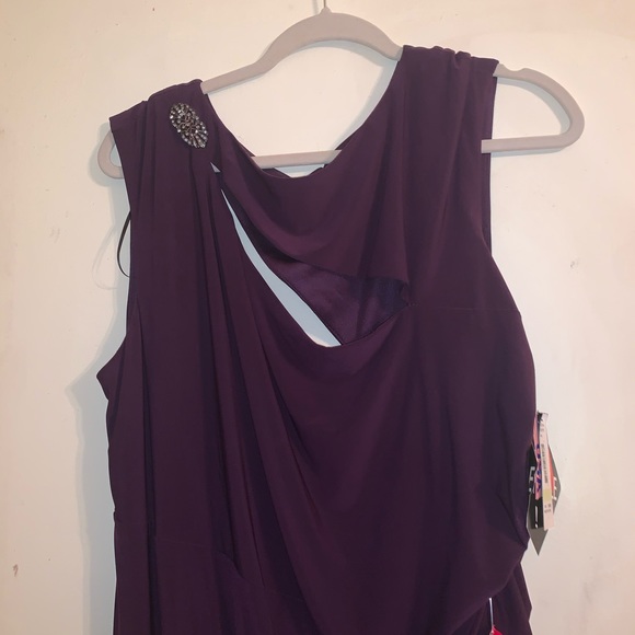 Dress - Picture 2 of 4